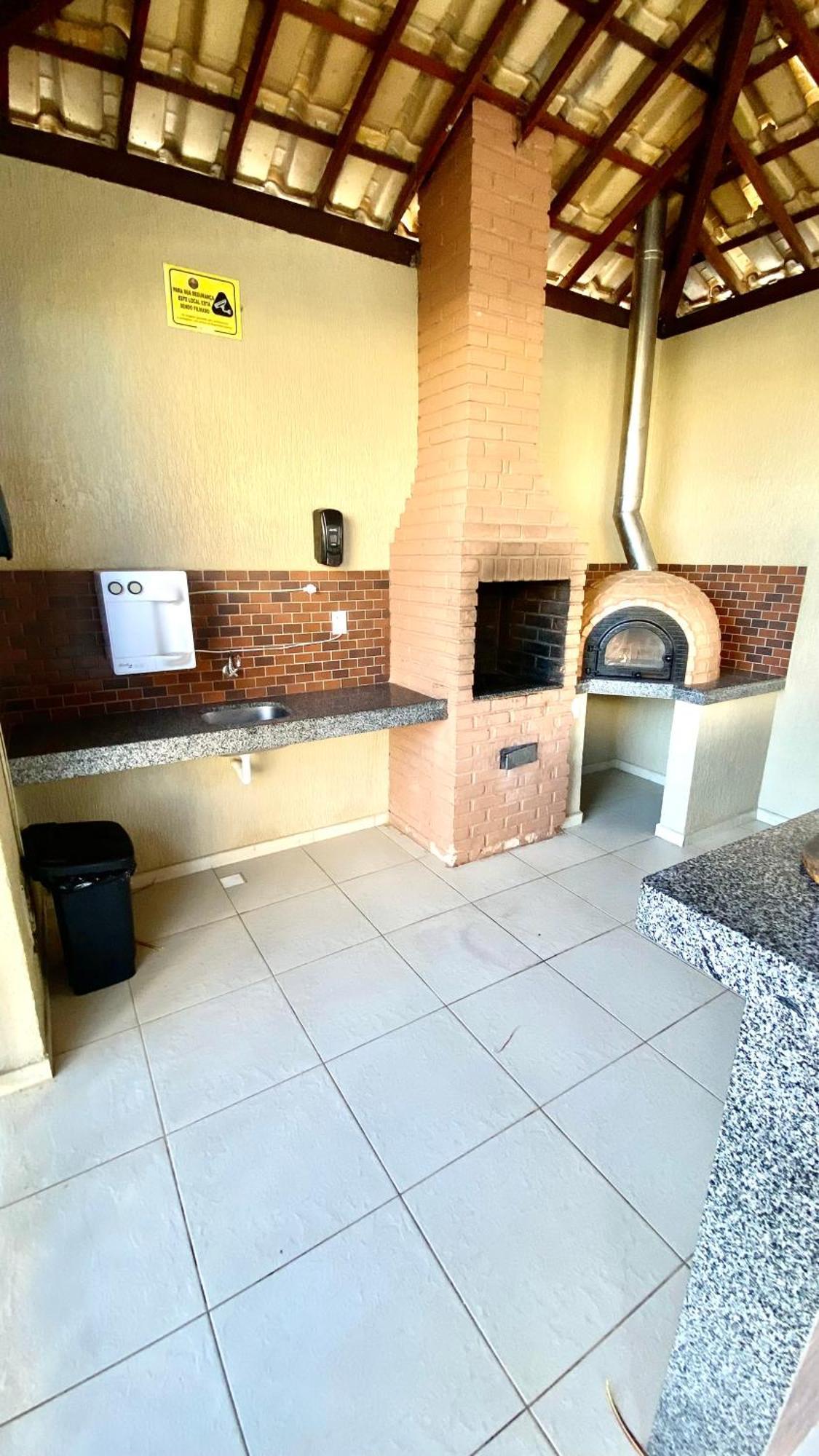 Em Apartment *