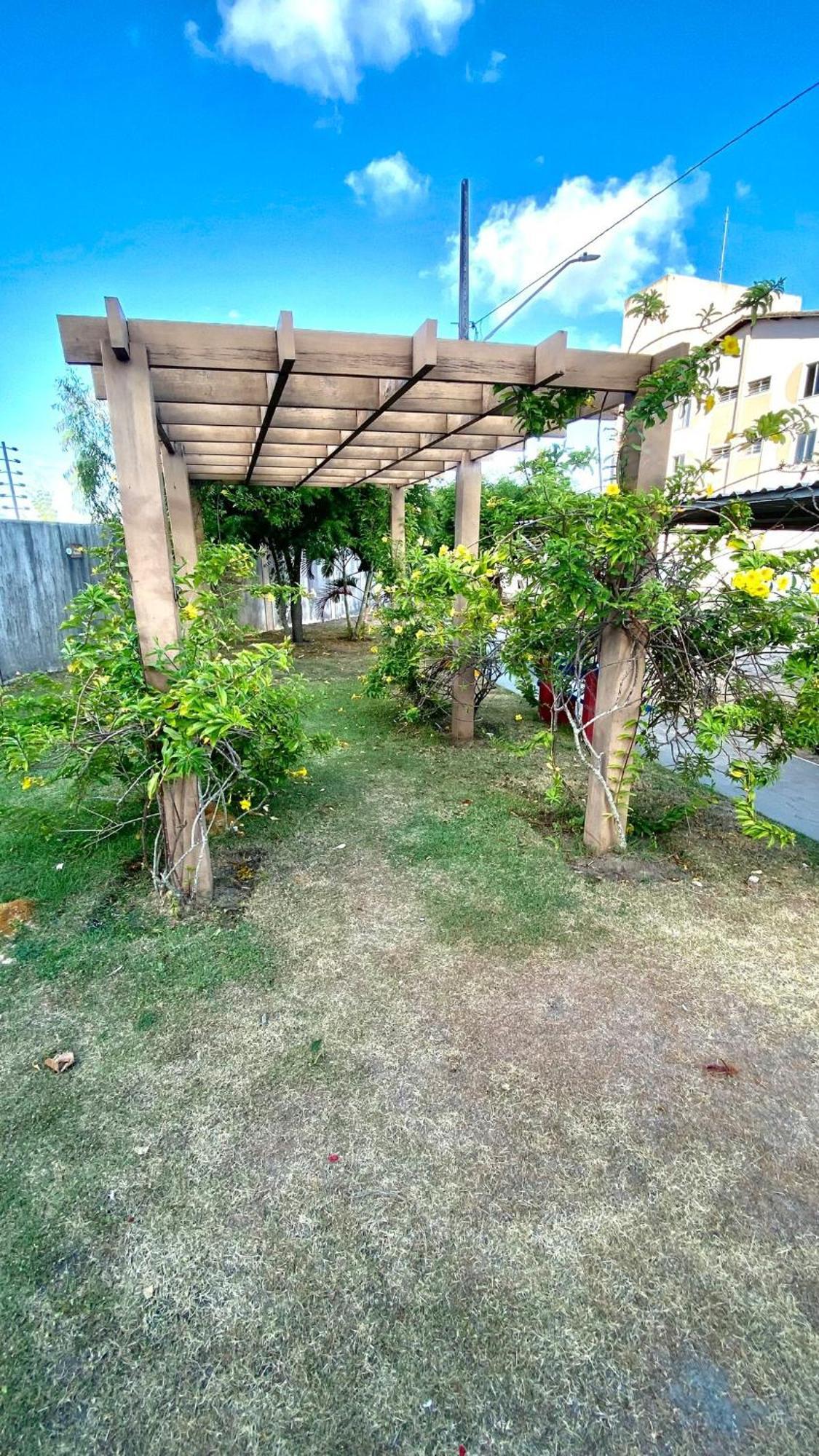 Apartment Em *